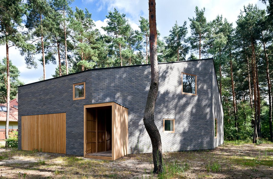 House in the woods-01-© Marcin Czechowicz.jpg