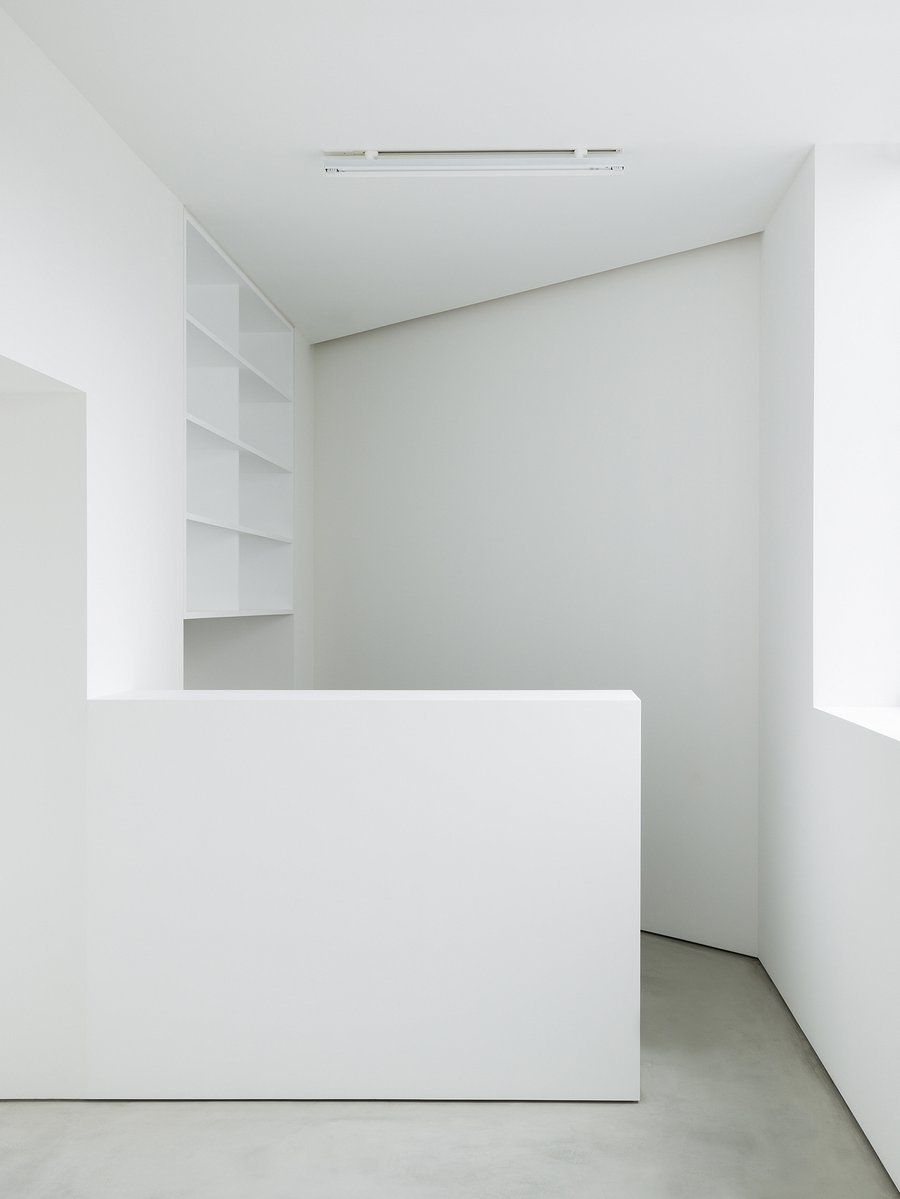 WEB Blum & Poe Gallery in Tokyo-01-© Takumi Ota_300dpi.jpg